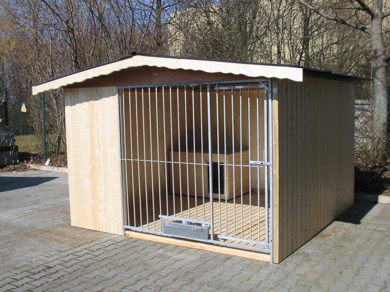 Wolfsburg Zwinger 3x3 m mit Zubehör gegen Aufpreis